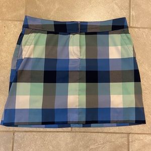 LIKE NEW Izod Golf Skirt